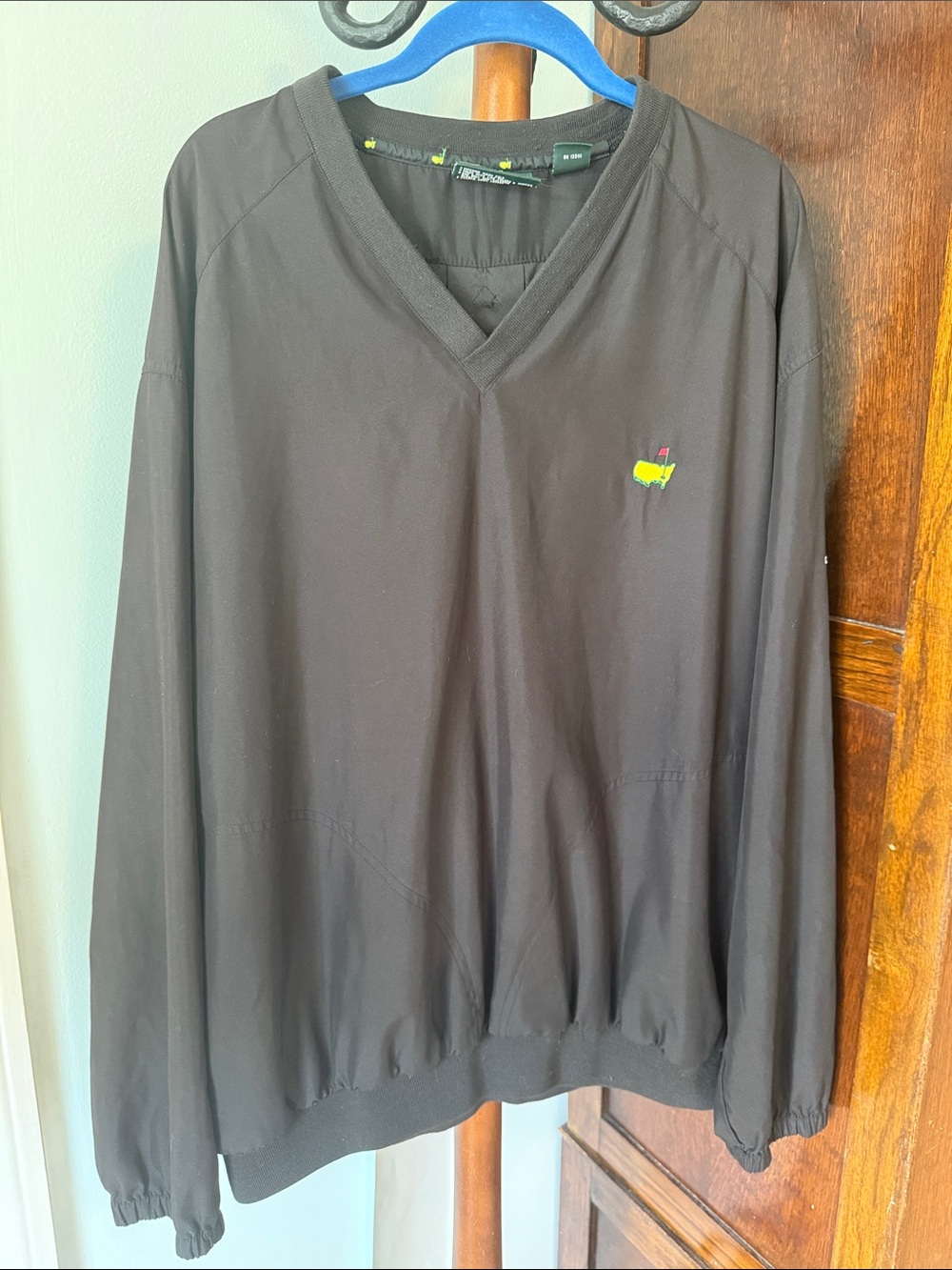 Men’s Master’s Black V-Neck Pullover size XL